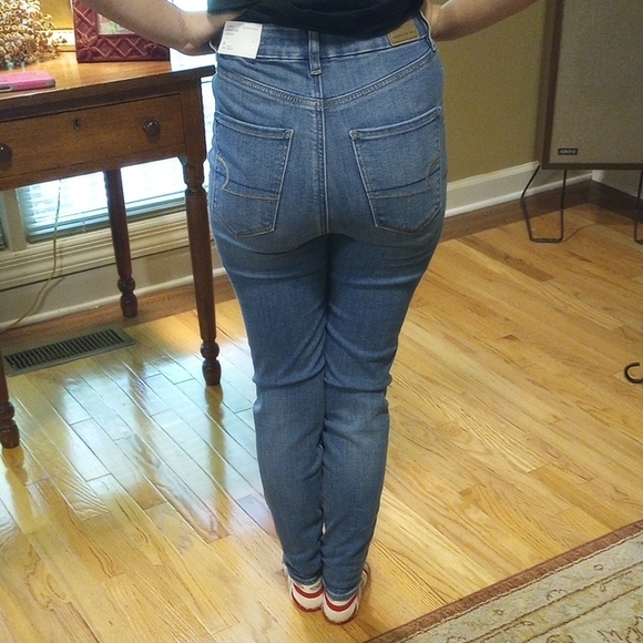 American Eagle Outfitters High Rise Light Blue Jeans - Picture 4 of 10